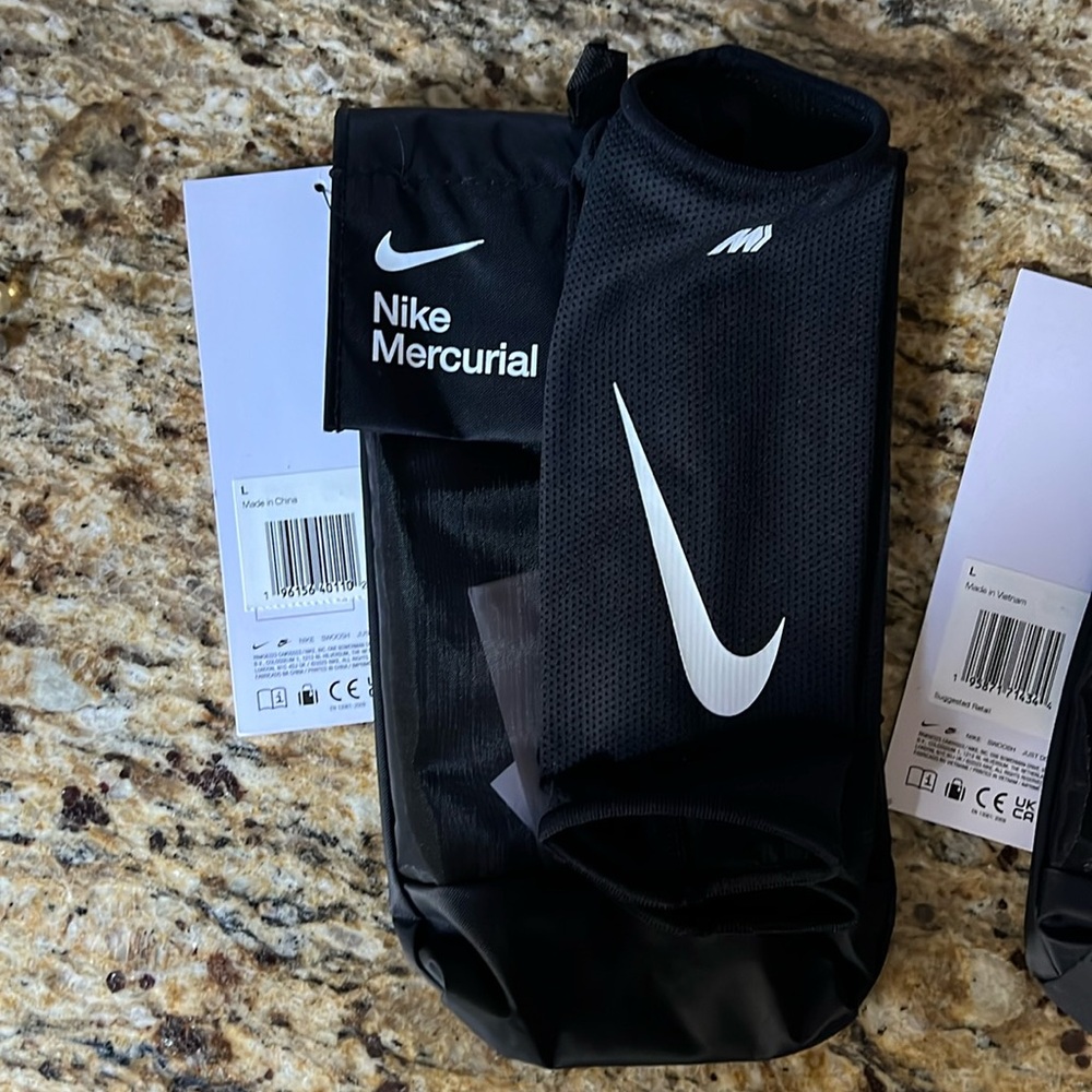 Nike Mercurial Lite Guard Sleeves